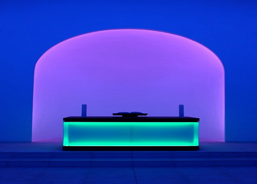 Иль свет. James Turrell художник. Неоновый Берлин. Неон Берлин.