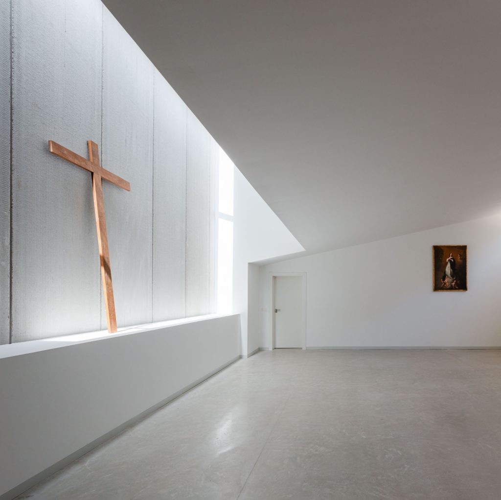 Iglesia del Espíritu Santo, un hipnótico homenaje a la luz natural