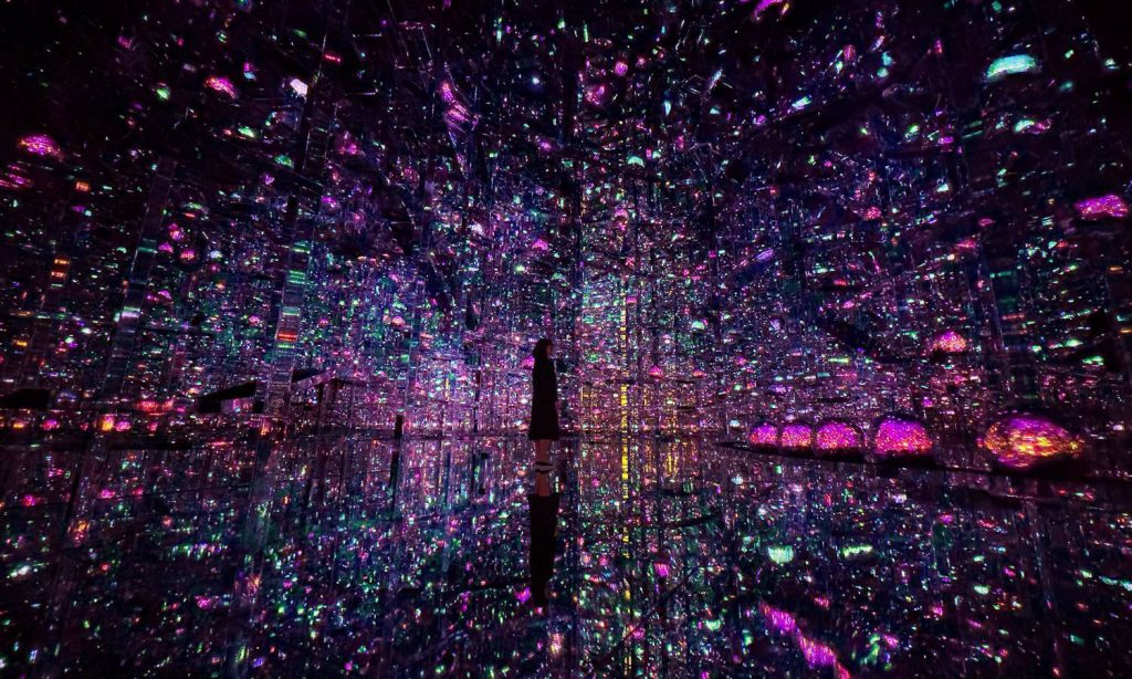 teamLab Microcosmoses Wobbling Light